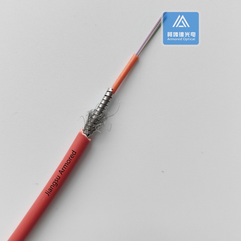 4 Cores MM Spiral Armored Fiber Cable 4.5mm Red LSZH Rodent Resistant FTTH Braiding Mesh
